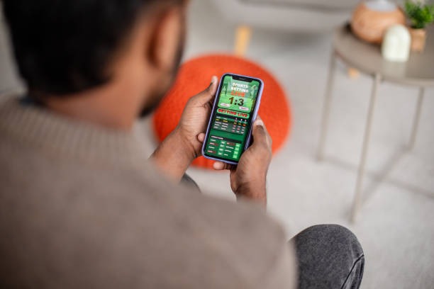 Explore Different Ways to Compare Reliable Football Betting Websites