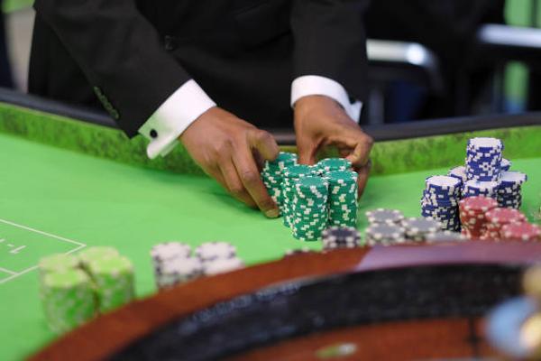 Discover New Slot Themes and Live Dealer Entertainment Through คาสิโน ออนไลน์
